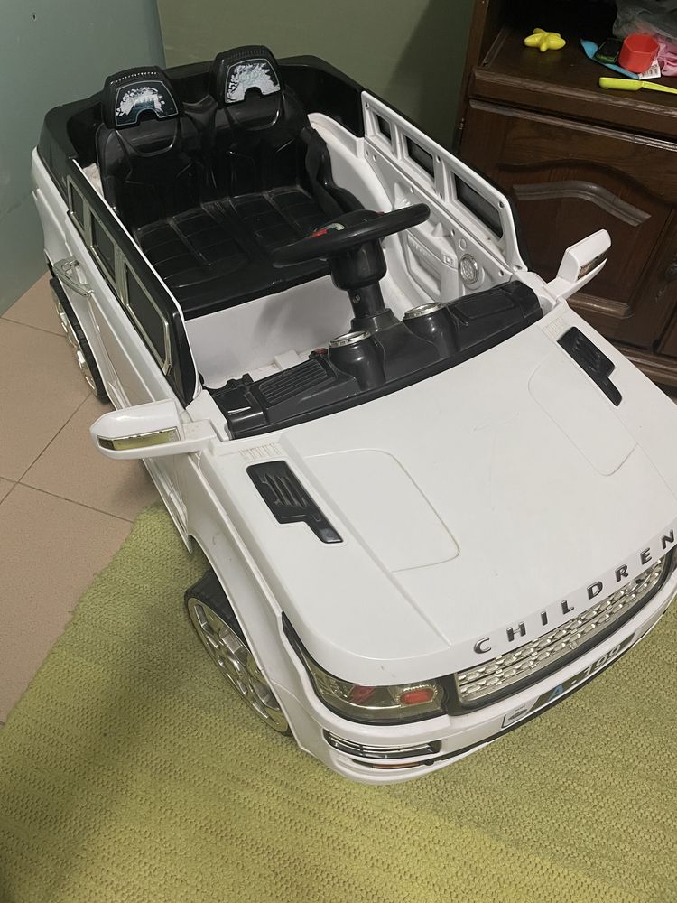 Carro a bateria para crianças