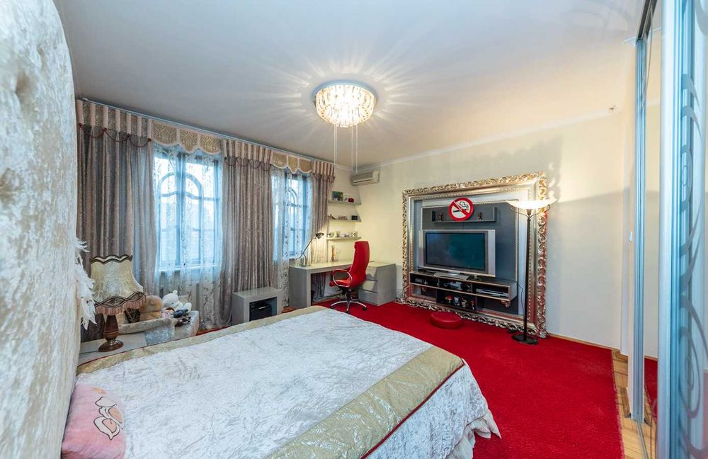 Віта-Литовська 2 будинки 631 кв.м 35 сот