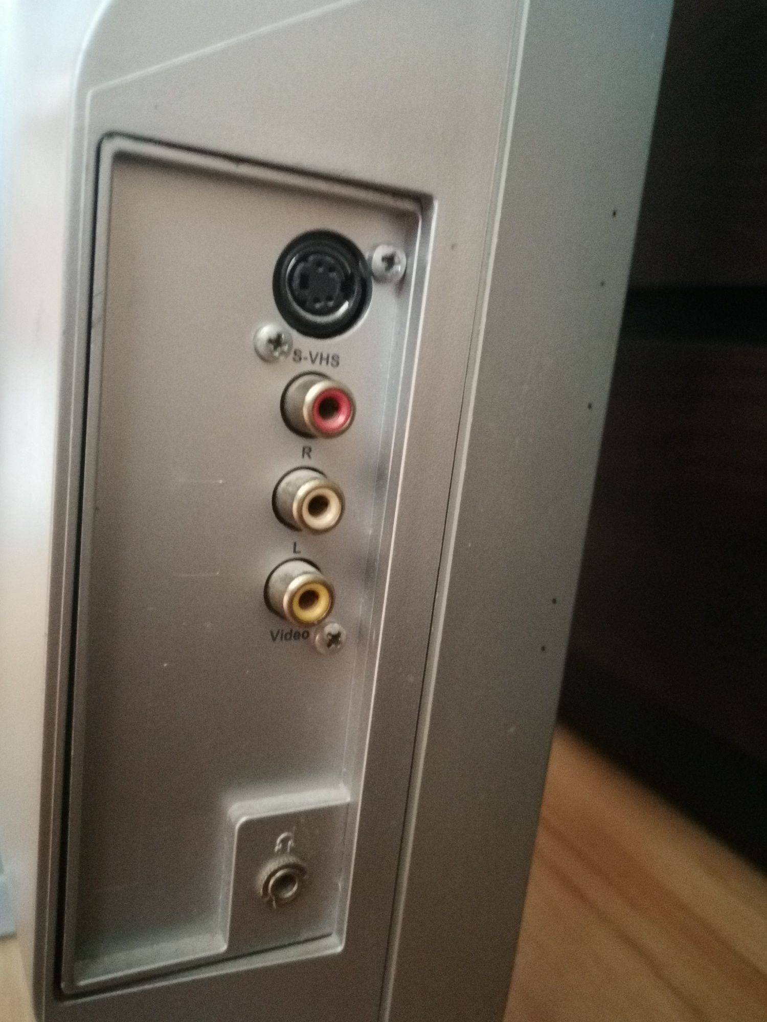 Telewizor GRUNDIG Lenaro 32 LXW 82-8620 Dolby 50Hz