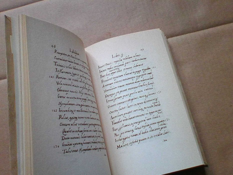 Os Lusíadas de Luís de Camões - Traduzidos em versos latinos