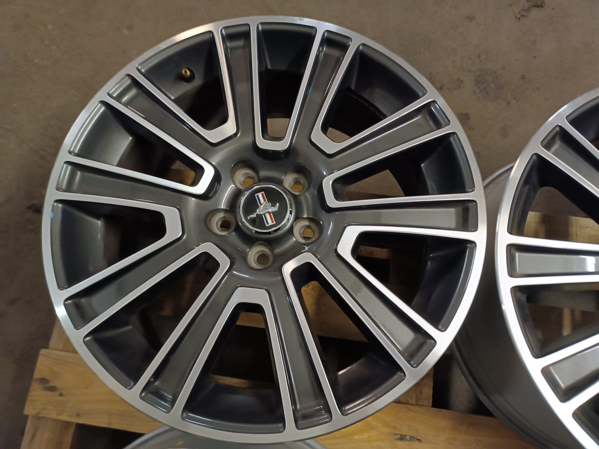 Alufelgi 19 Ford Mustang GT 5x114,3 ET50