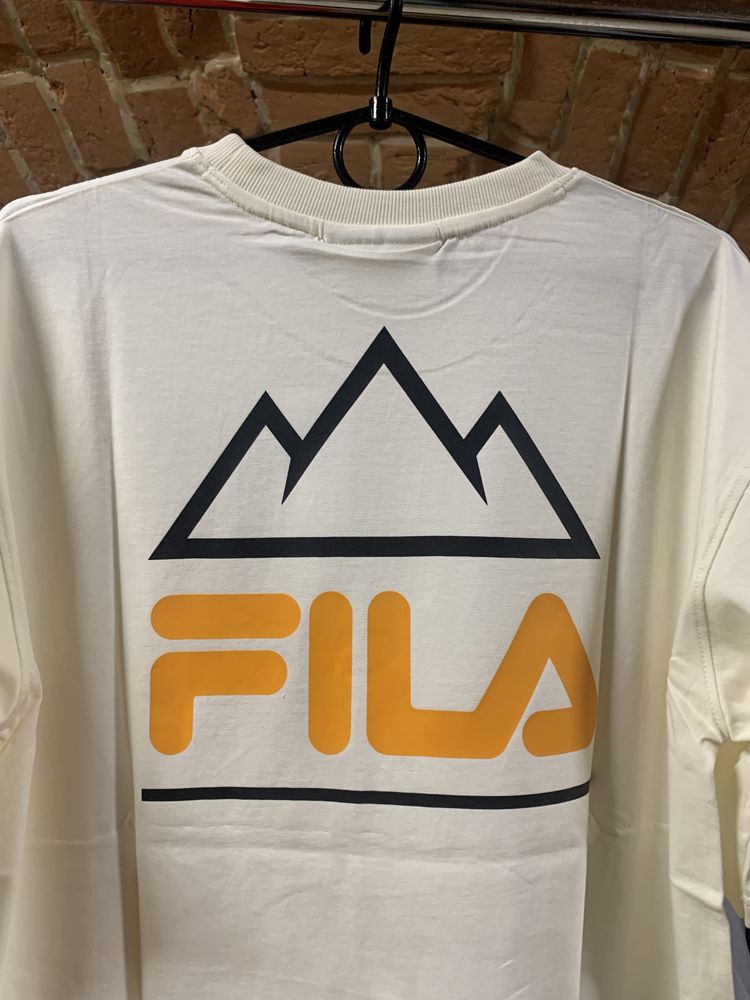 Футболки Fila big logo гори на спині туристичні нові в упаковці USA