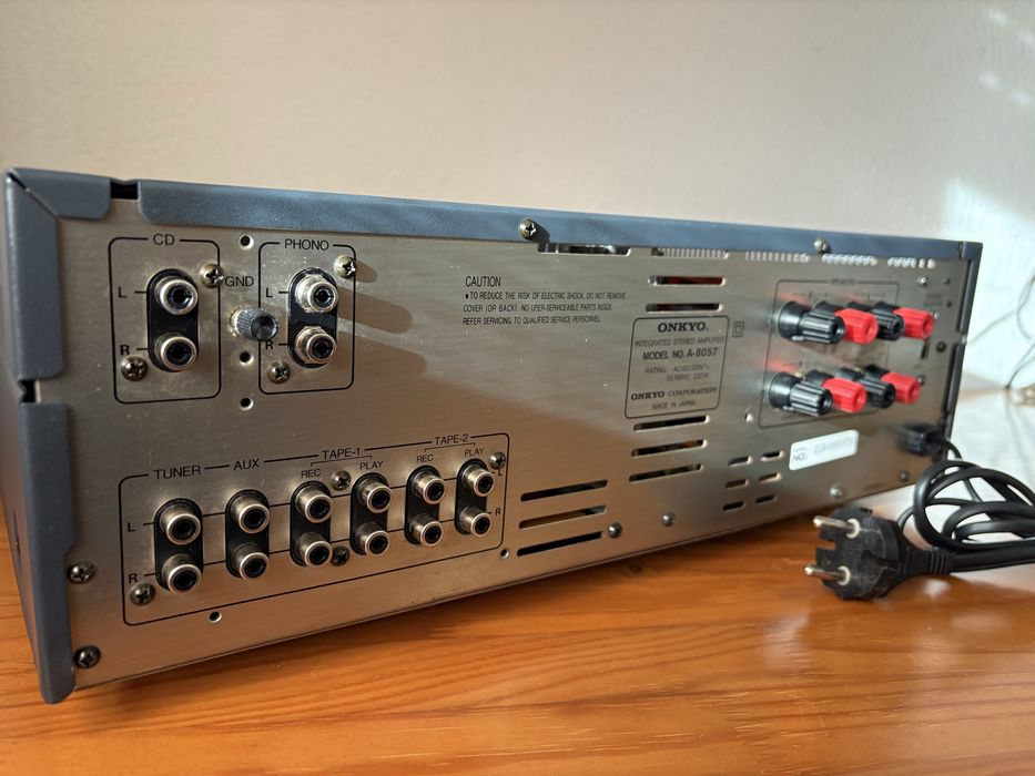 Amplificador Onkyo Modelo A-8057