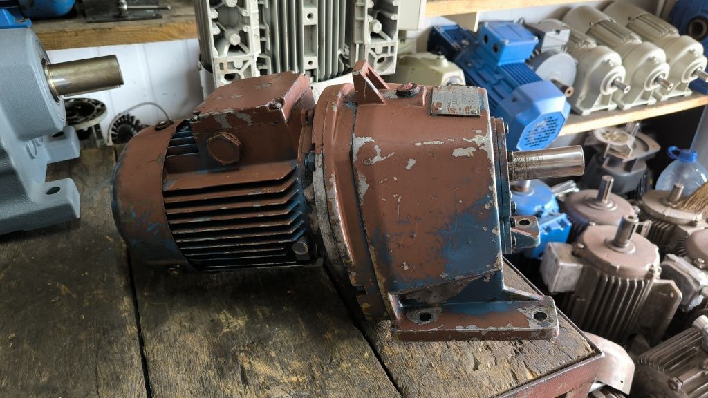 1,1 квт 90 об. Мотор редуктор мц2с-63. Электродвигатель с редуктором