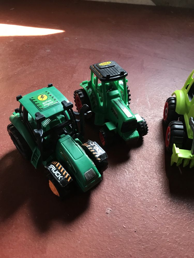 Іграшки трактор комбаїн