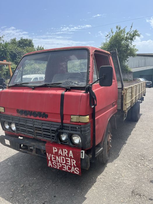 Toyota BU 30 C.2.5 D Ano 1982