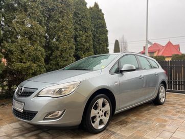 Opel Astra J 1.4 Benzyna Klima 2010r