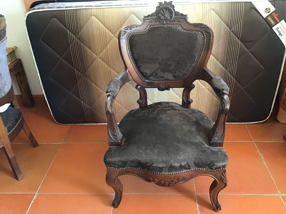 Cadeirão de braços tipo  bergère  em madeira excelente estado