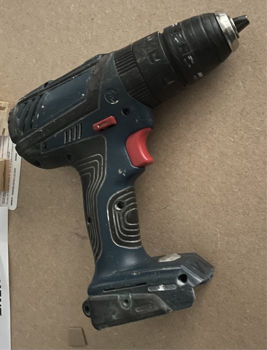 Bosch Pro 18v Tico-Tico e Berbequim s/fios com carregador e bateria