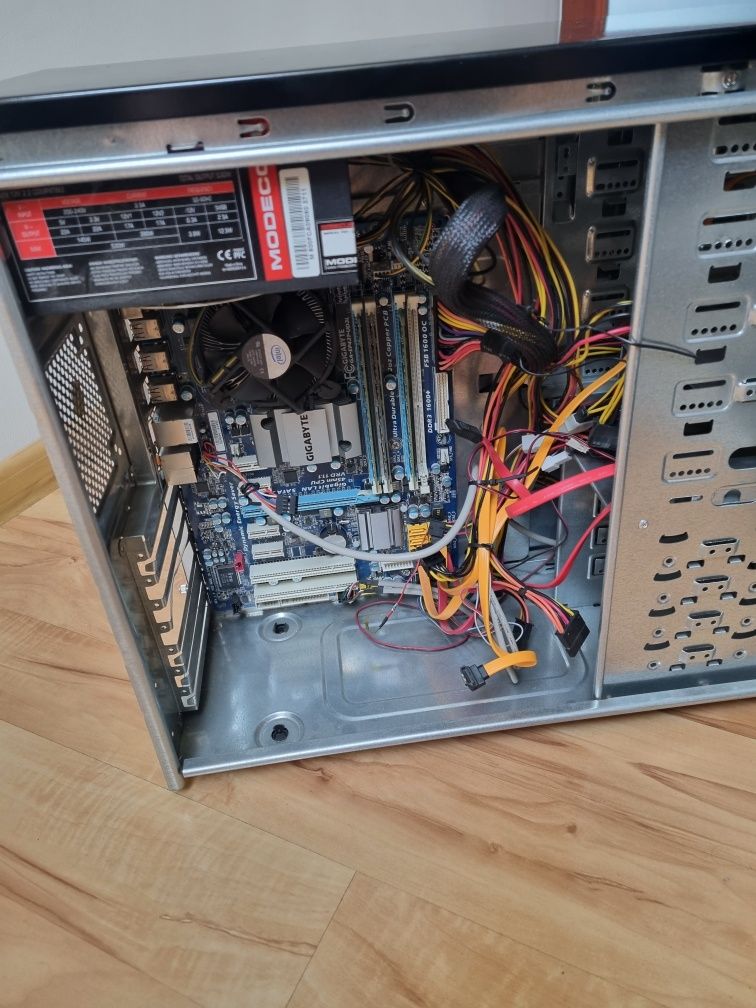 Komputer stacjonarny PC jednostka Gigabyte Kingston + chłodzenie