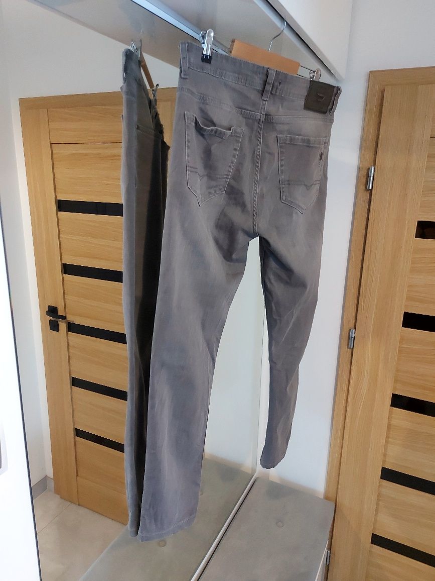 Diesel męskie szare spodnie jeansy roz M / L 34