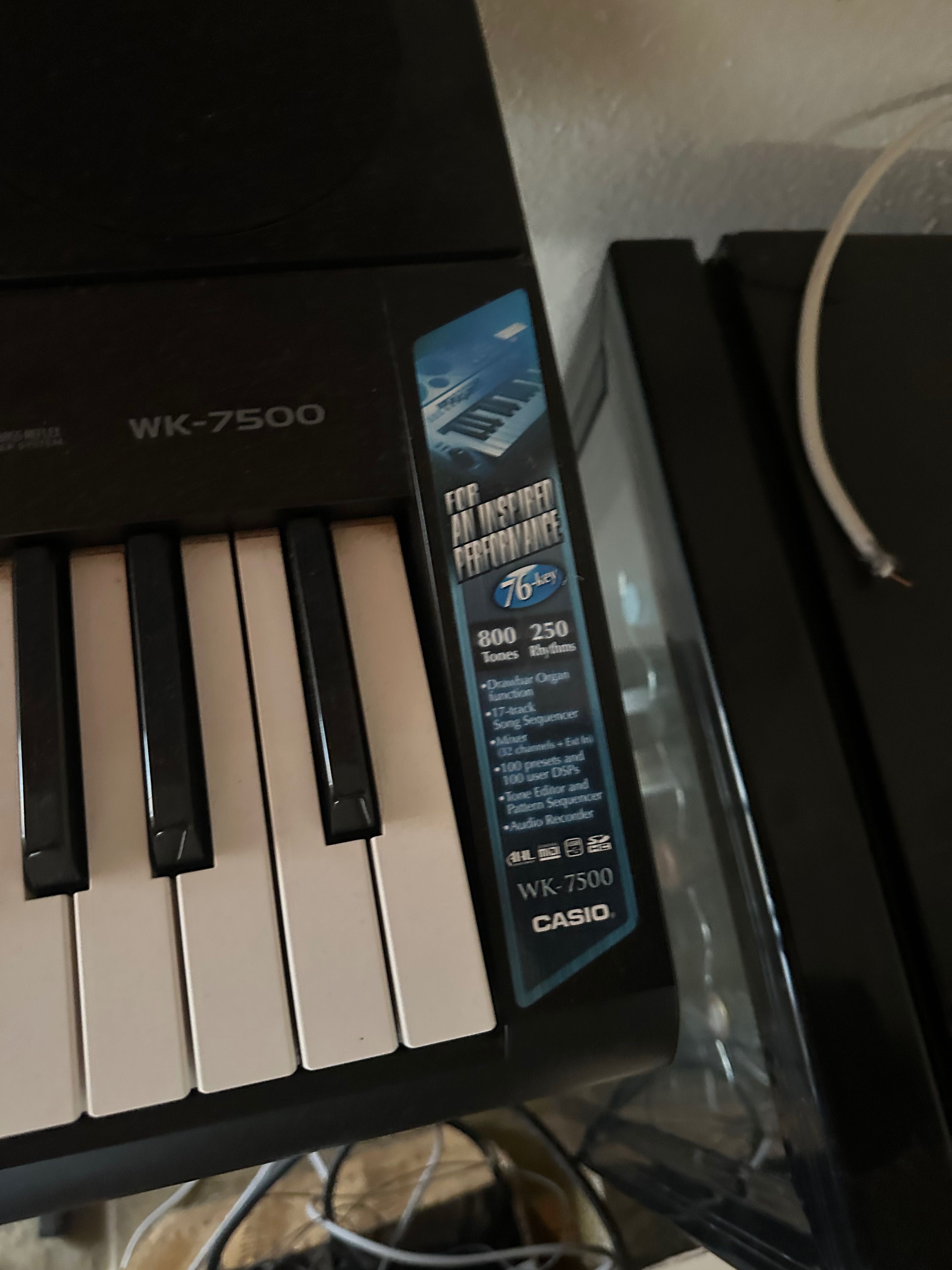 Piano Casio WK 7500