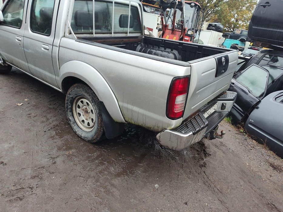 Zabudowa skrzynia ładunkowa Nissan Navara d22 np300 2011r 2.5dci