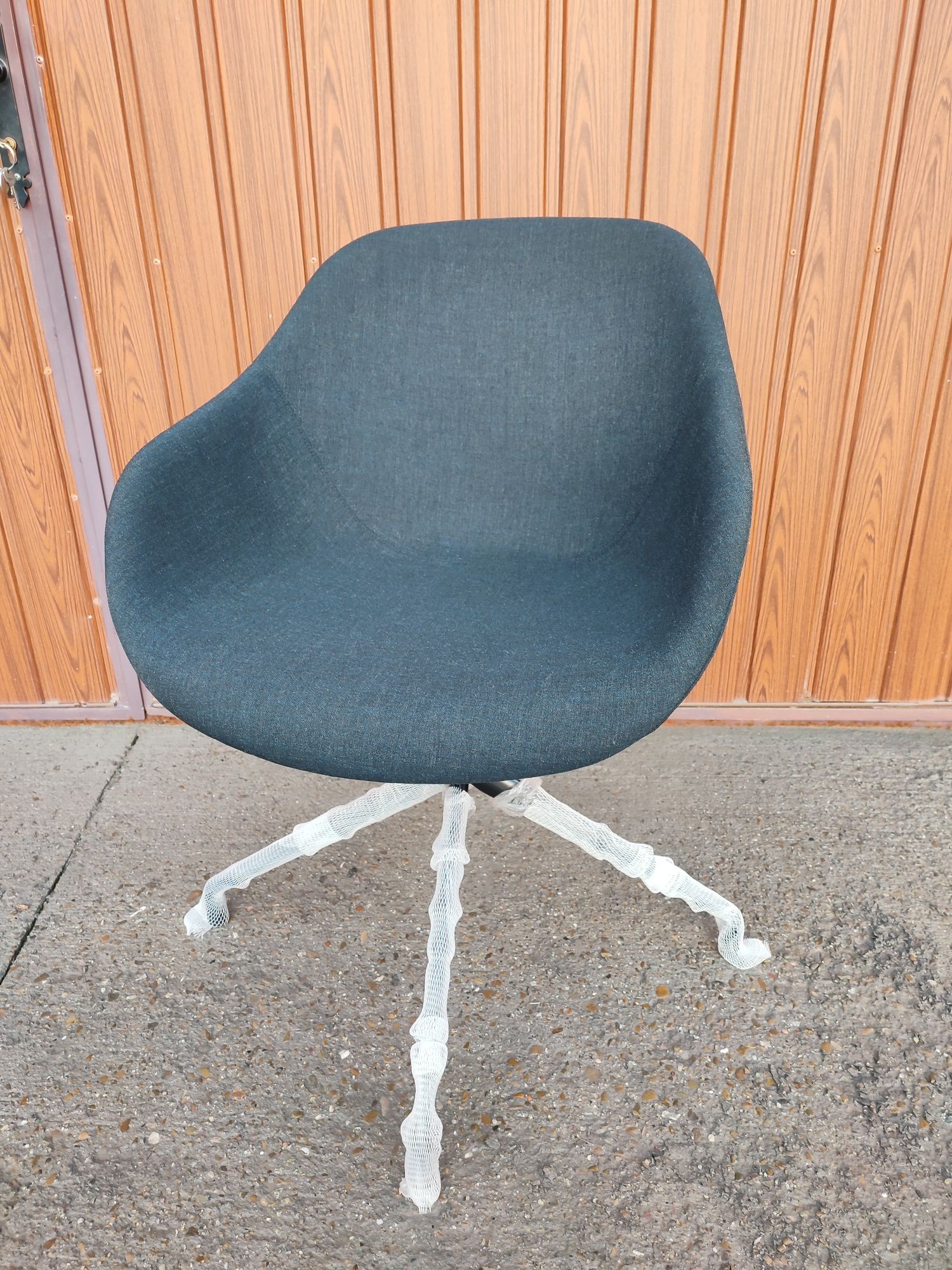 Krzesło HAY, fotel biurowy obrotowy duńskiej firmy HAY