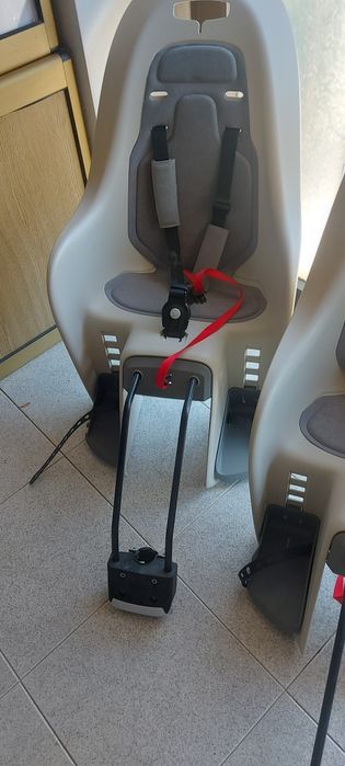 Vendo 2 cadeirinhas para bicicleta cada 25 euros as duas 45 €