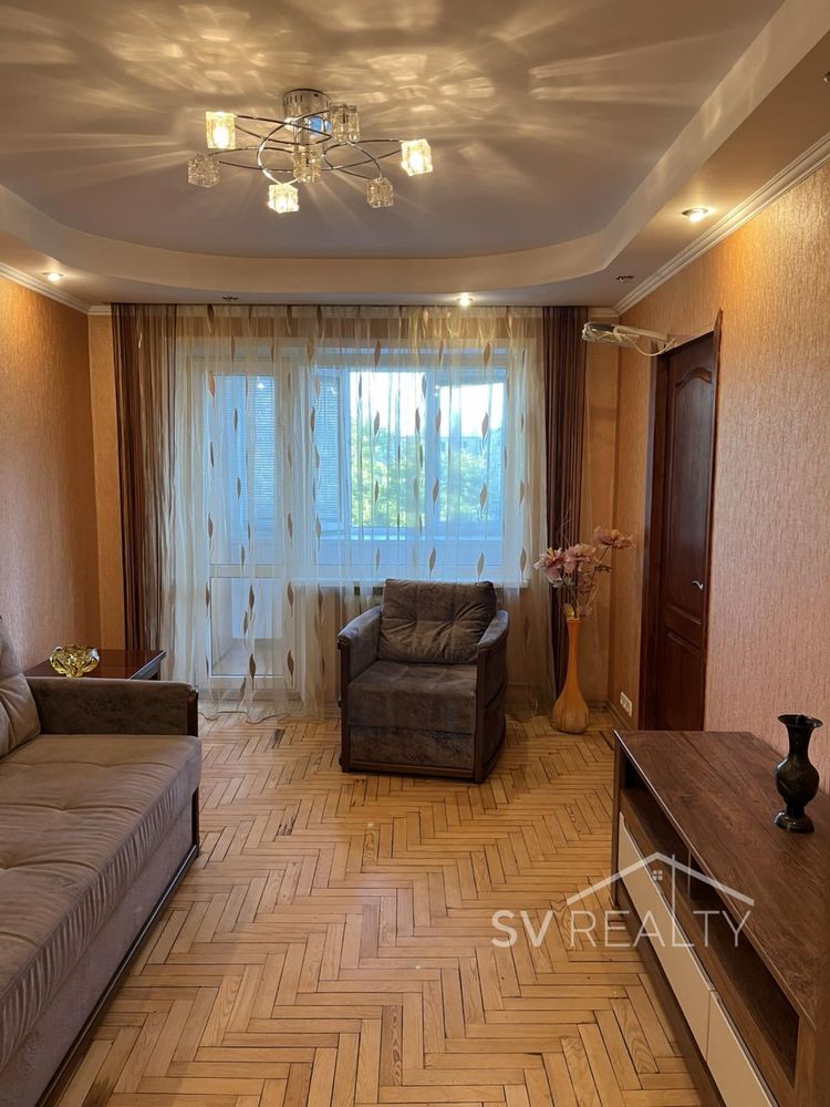 Трикімнатна квартира, Європейська, Космос