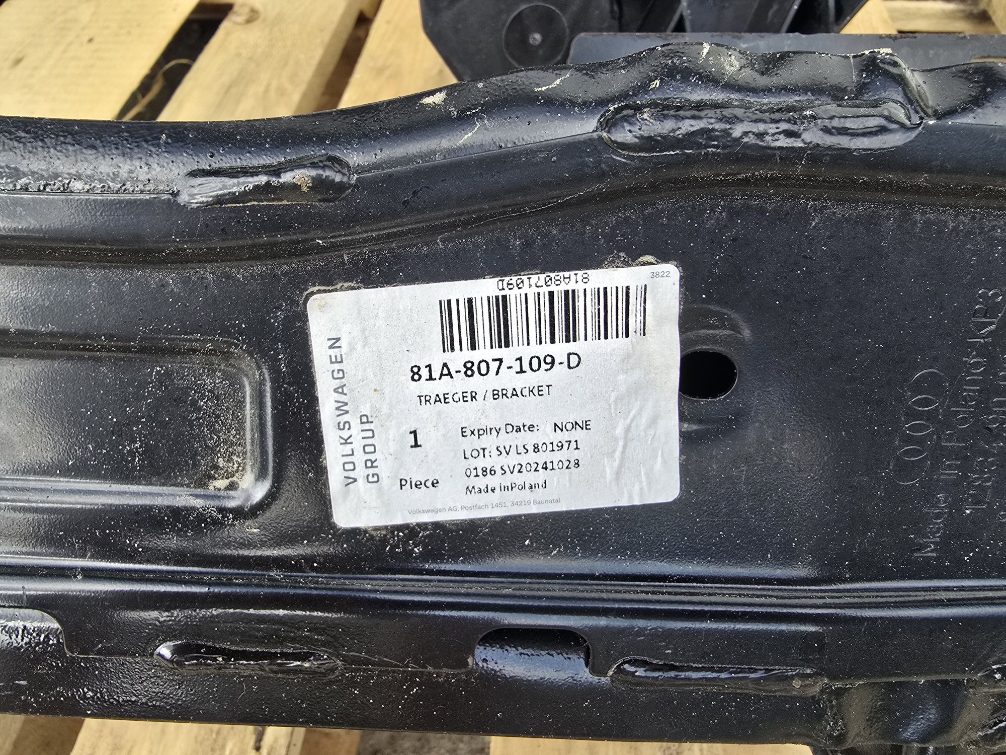Audi Q2 81A pas przód wzmocnienie belka