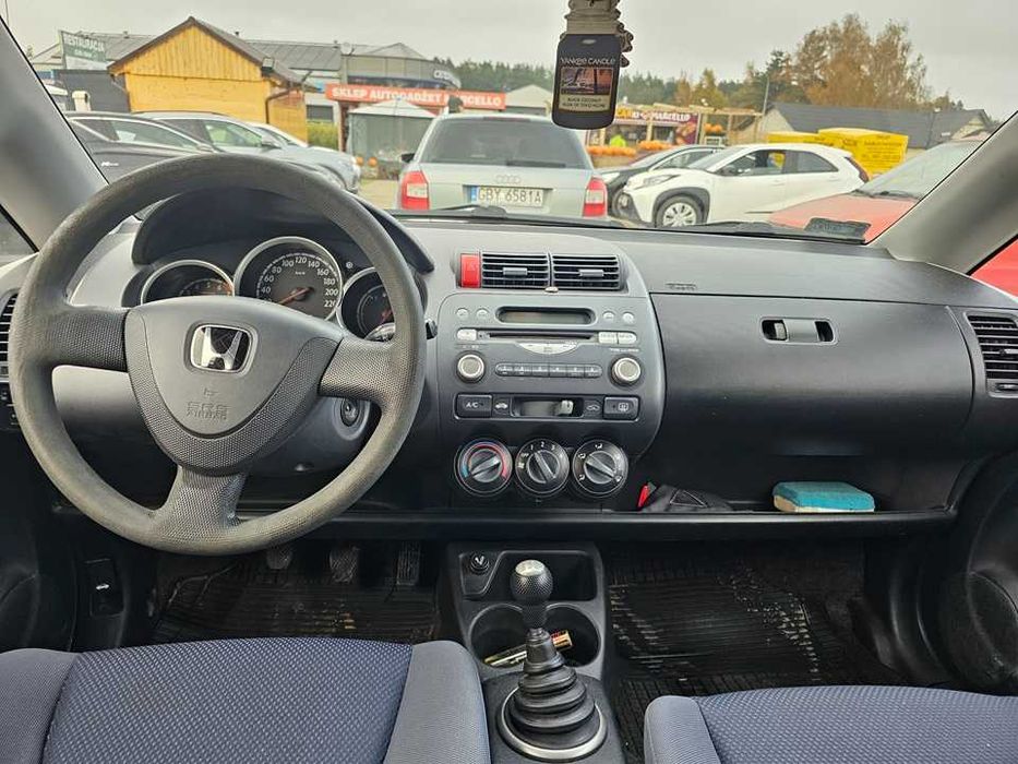 Honda Jazz 2003r/1.3benzyna/83KM/opłaty aktualna/klimatyzacja/5drzwi