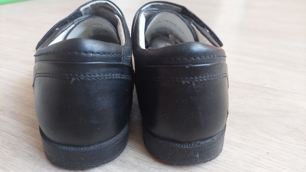 Шкіряні туфлі Bartek розмір 34. Шкільні туфлі для хлопчика. Як нові.