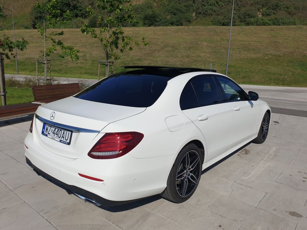 Wynajem Mercedes W213 E220D 4matic. Wypożyczalnia samochodów.
