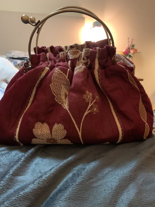 Carteira feita à mão de forma artesanal