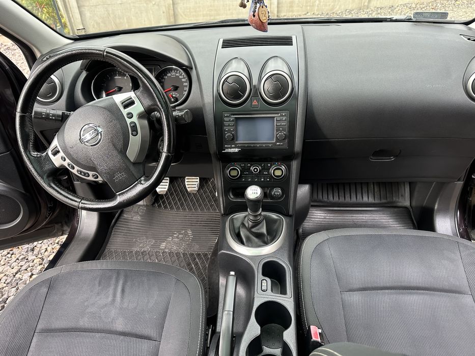 Qashqai +2 7 osobowy diesel hak ładny Navi Bose Panorama Tempomat