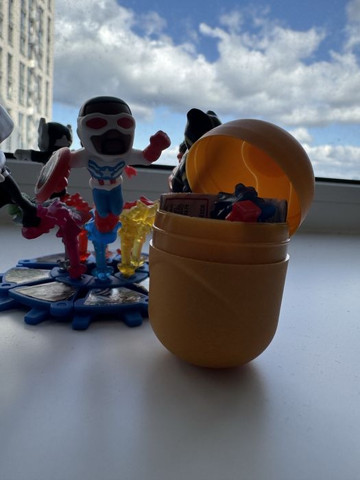 Kinder Marvel в капсулах