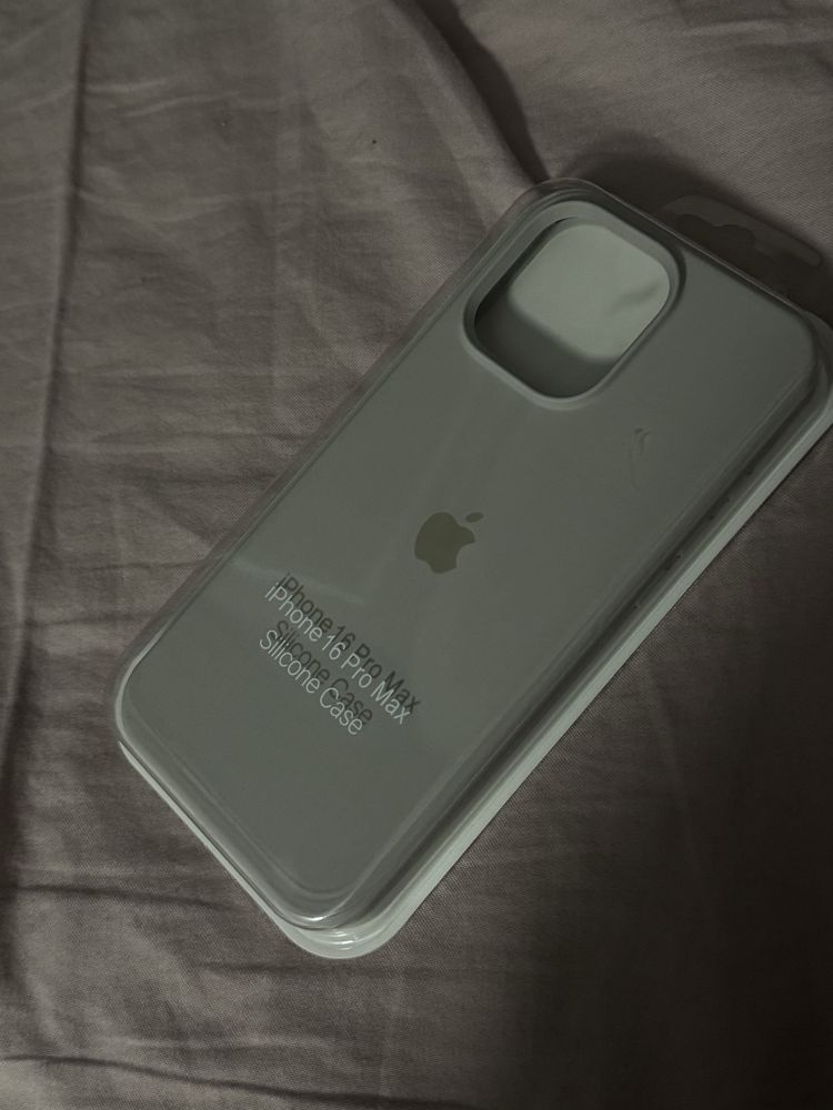 Стильний чохол для iPhone 16 Pro Max