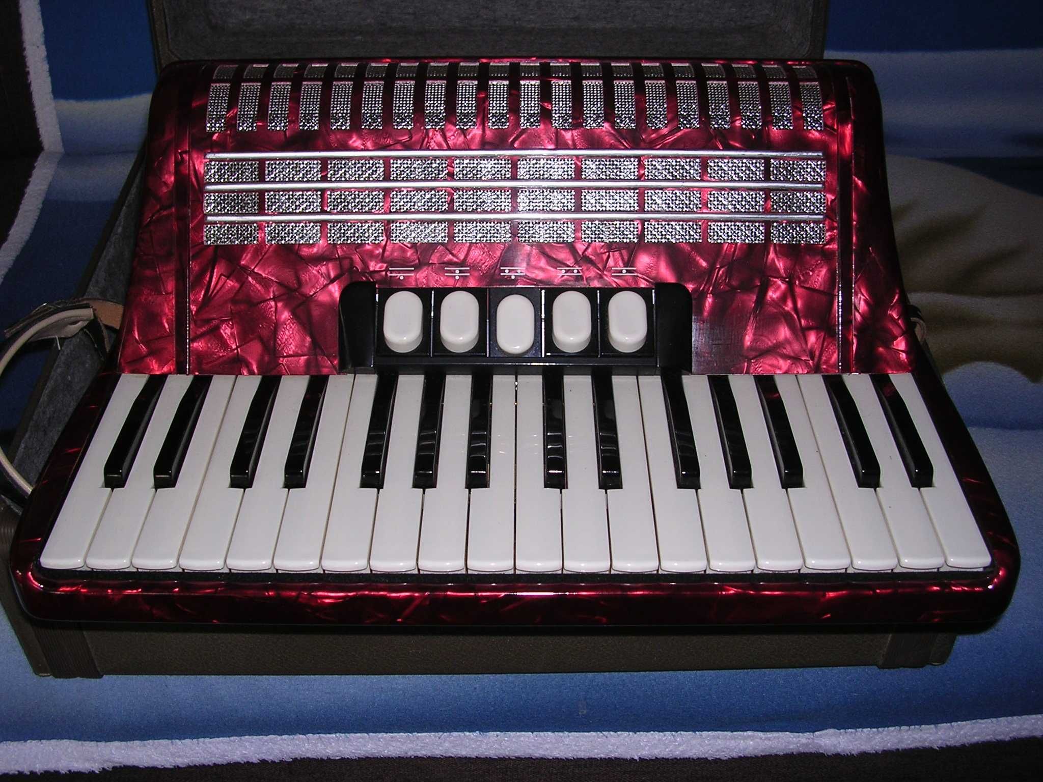 Akordeon Hohner Concerto III  72bas