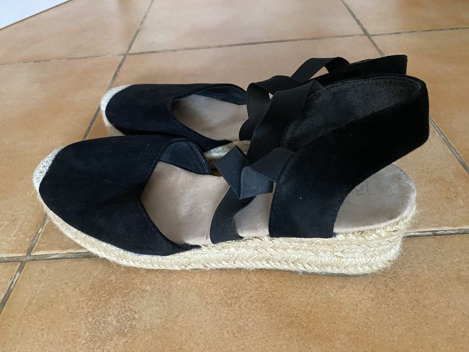 Sandálias pretas mulher