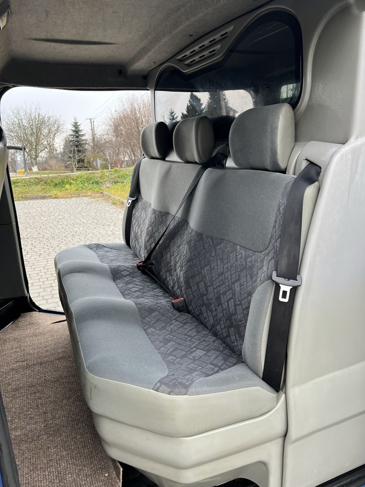 Opel Vivaro 2006 року 1.9 д