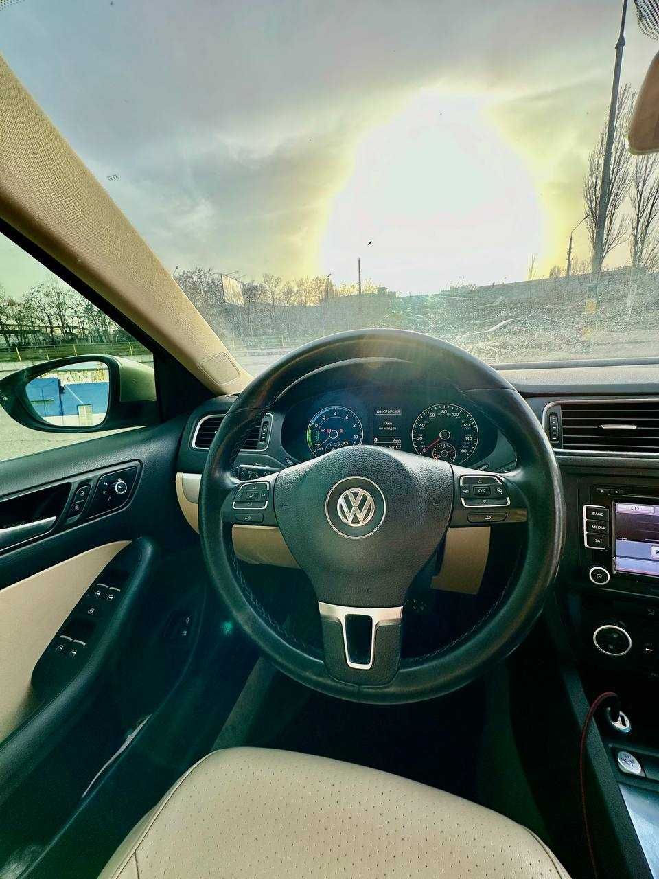 Продам авто Volkswagen Jetta Hybrid 1.4 SEL