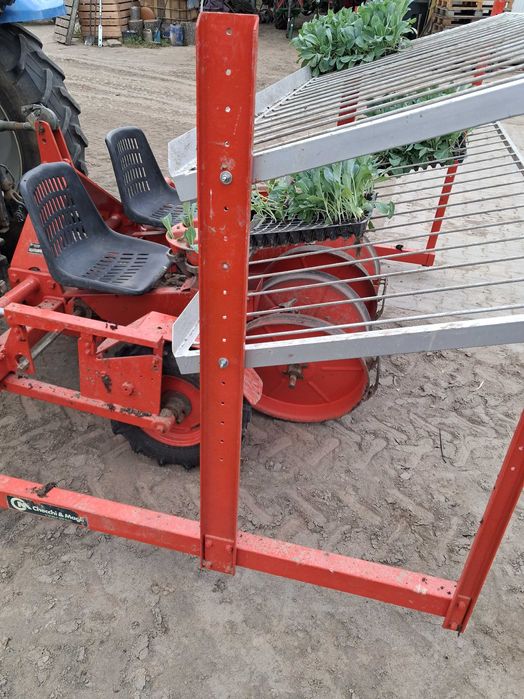 Sprzedam sadzarkę 2 rzędową checchi magli