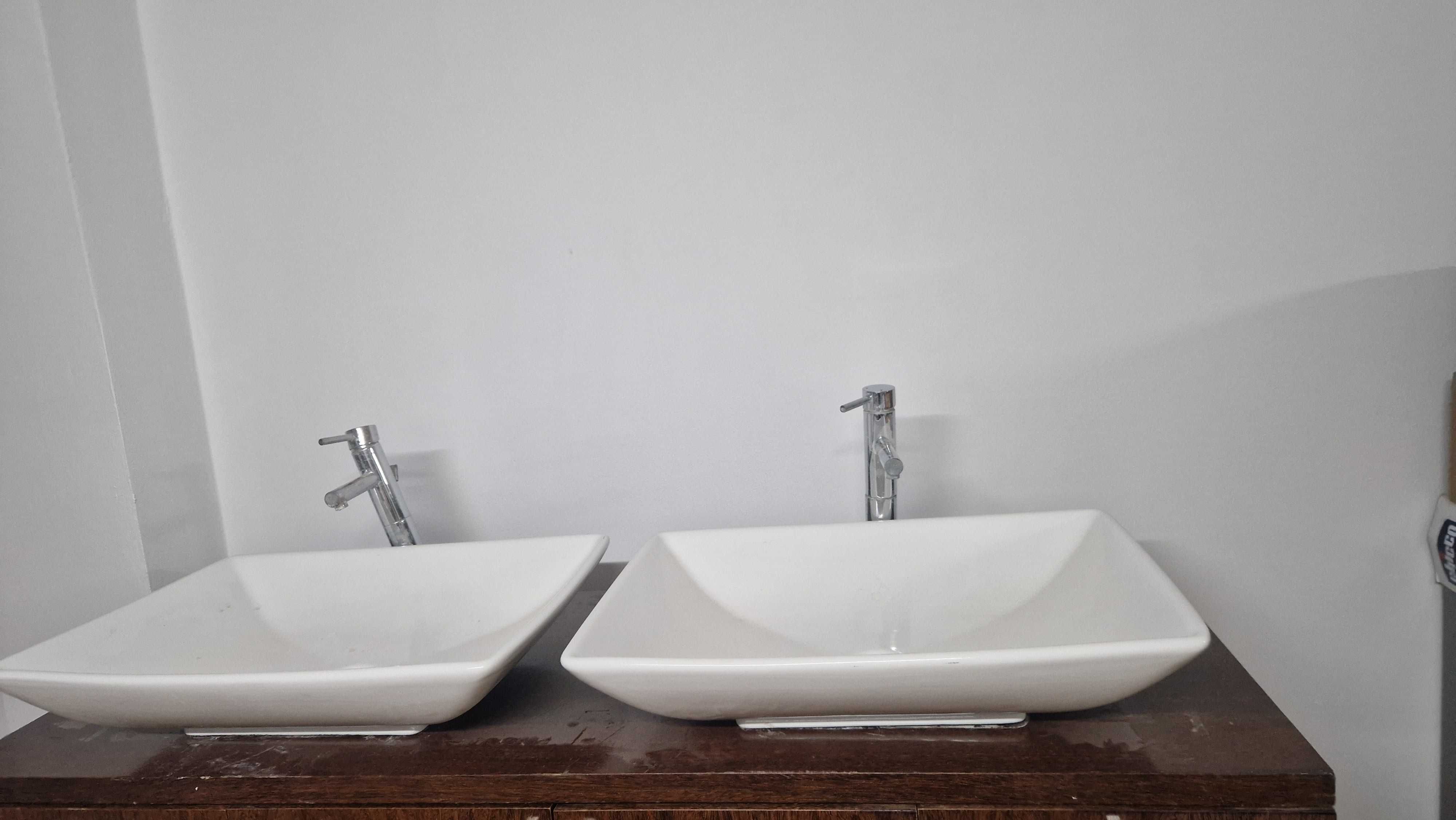 Móvel WC com dois lavatórios