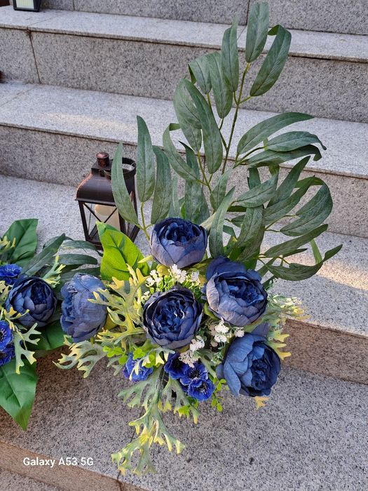 Stroik na Pomnik sztuczne obciążone.