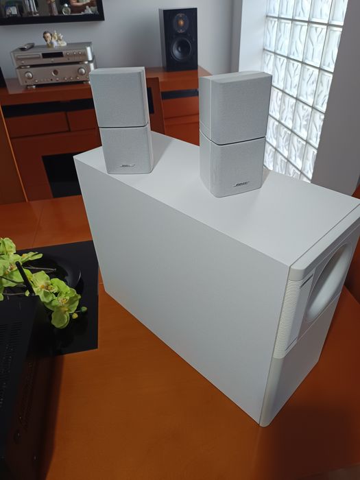 Sistema Bose Acoustimass 5 serie III em branco