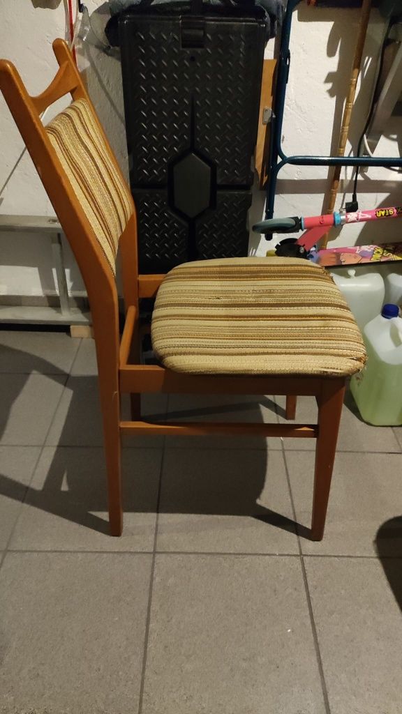 Mam do sprzedania krzesła tapicerowane po renowacji