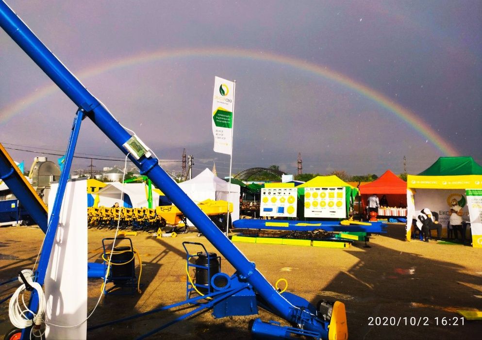 Погрузчик шнековый с подборщиком 2 м и высотой погрузки до 5 м