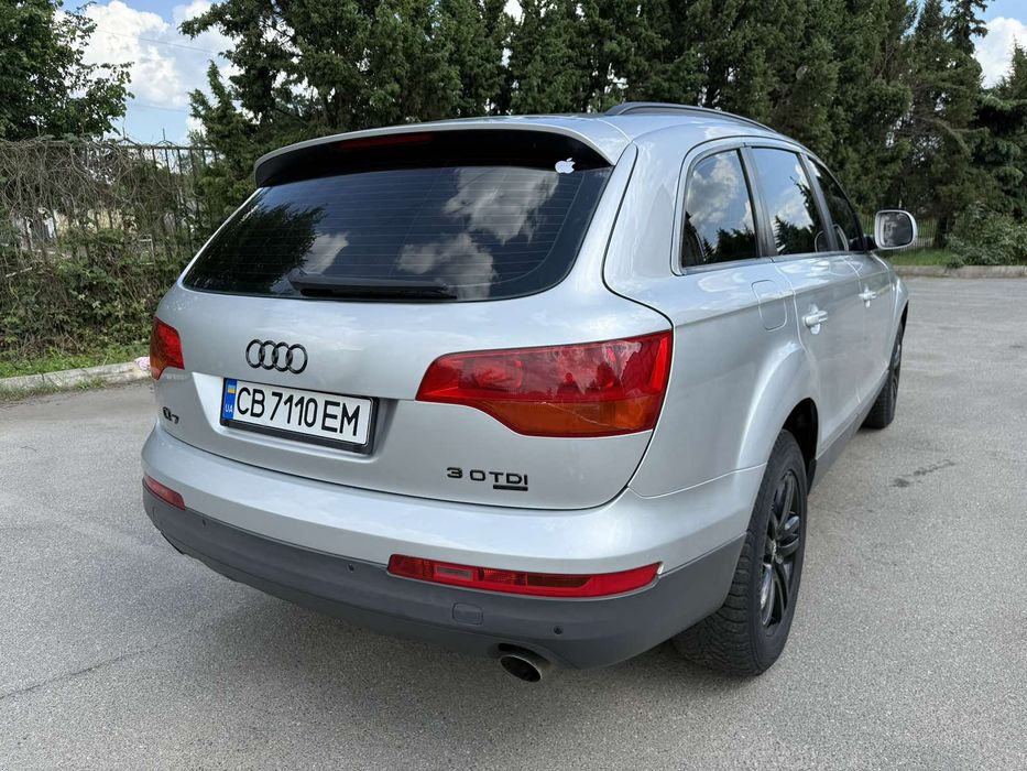 Audi q7 в гарному стані