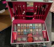 Kuferek z Kosmetykami Walizka Make Up Zestaw Makijażowy Organizer