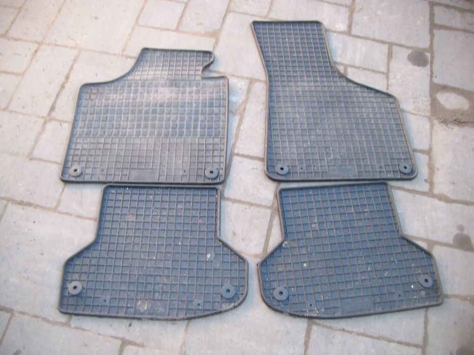 audi a3 8p  dywaniki gumowe komplet 4szt