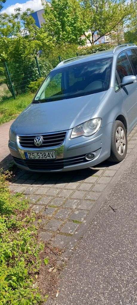 Piękny vw touran automat DSG serwisowany 7foteli bez rdzy bez DPFu