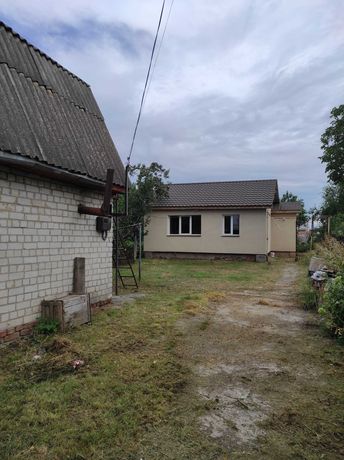 Отдельно стоящий дом по ул. Александра Лазаревского ( р-н 5 школы)
