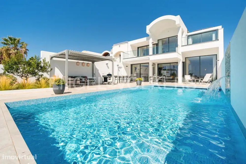Moradia deslumbrante com vista mar espetacular, a poucos minutos a pé