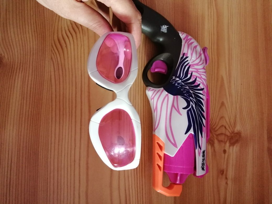 Nerf pistolety i okulary