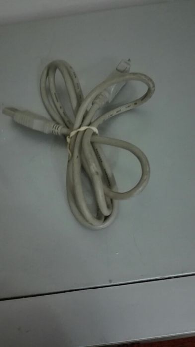 Telemóvel Samsung Z105(apenas os acessórios).