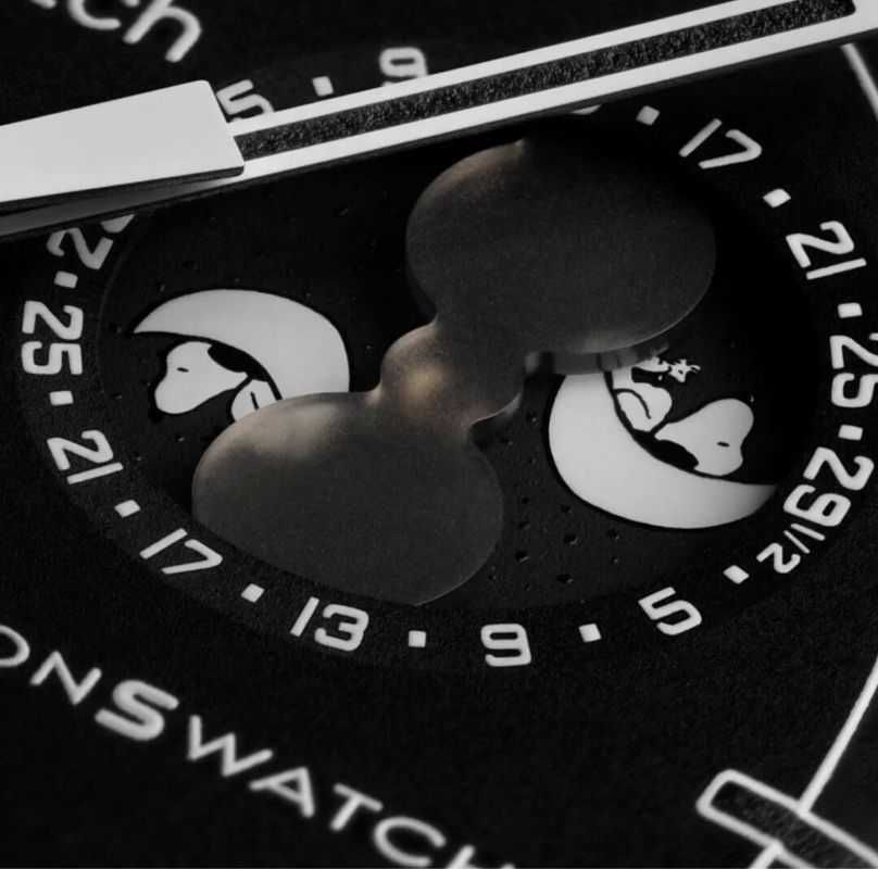 Swatch Snoopy Czarny zegarek bioceramiczny