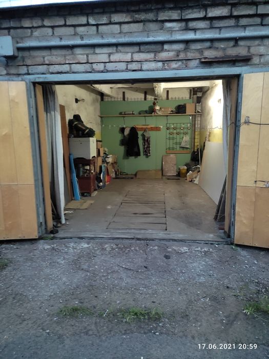 Продам гараж ,правый берег кооператив Байда