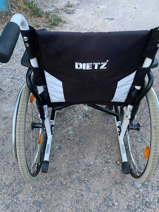 Продам інвалідну коляску DIETZ — механічна, складна, в доброму стані