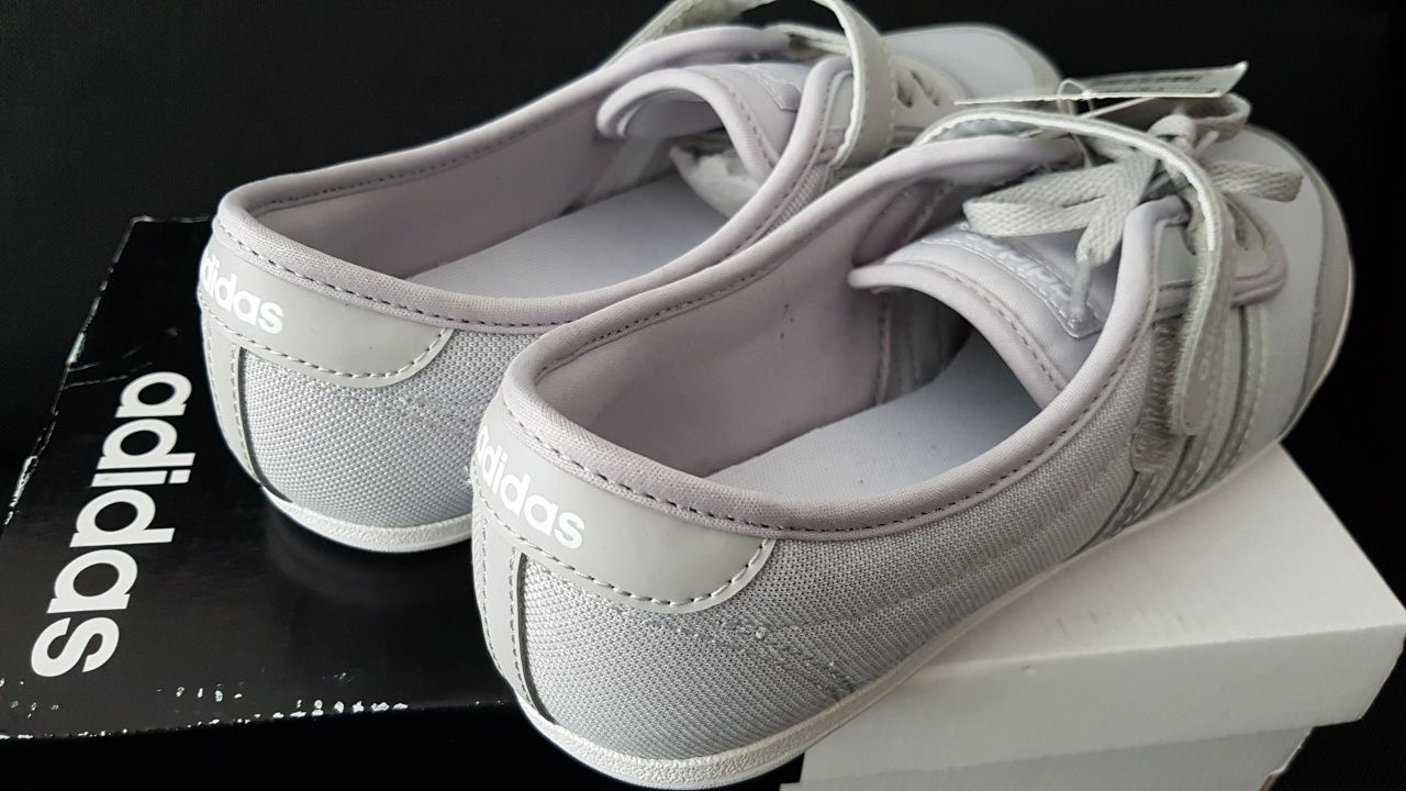 Летние кроссовки Adidas Diona 2цветов стелька 23см,оригинал.